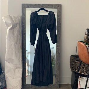 Long Sleeves Black Maxi Dress with Open Back